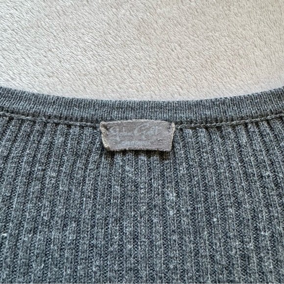 Brandy Melville John Galt Gray Shannon Cardigan - Picture 4 of 6